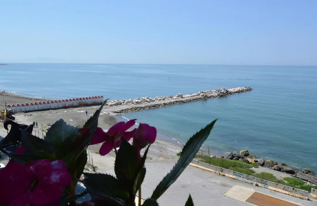 B&B Fronte Del Mare-1